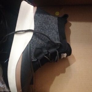 Sorel Black and Gray High-Top Shoes